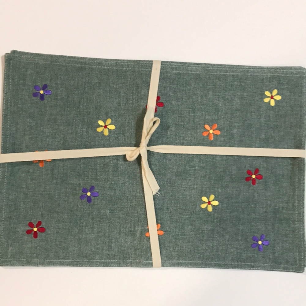 New Hartman Floral Embroidered Green Placemats